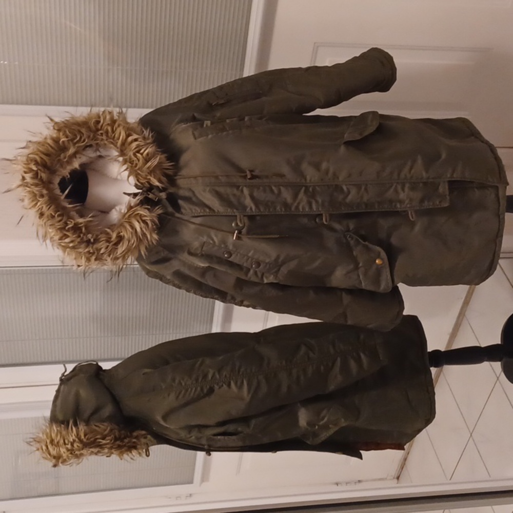 Green Winter Jacket - Size Medium - Picture 1 of 10